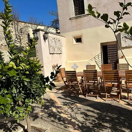 Villa Casa Historica Con Piscina Sauna Y Jacuzzi