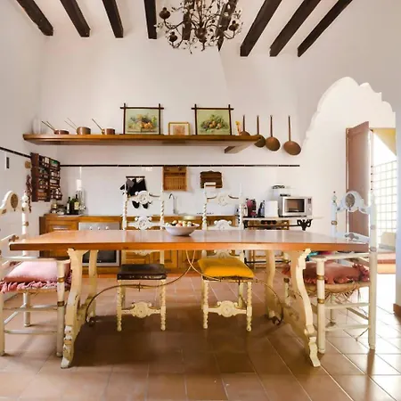 Casa Historica Con Piscina Sauna Y Jacuzzi